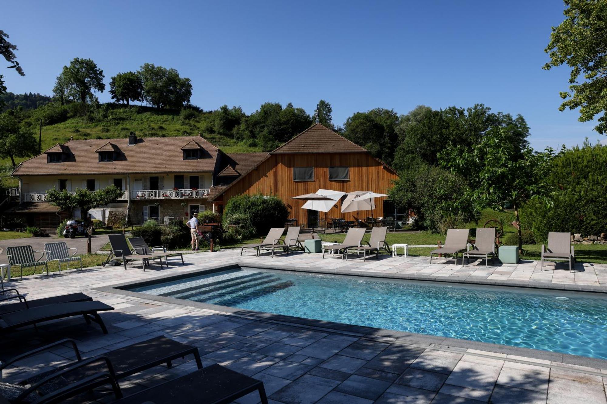 Maison D'Hotes & Spa La Scierie Сален-ле-Бен Экстерьер фото